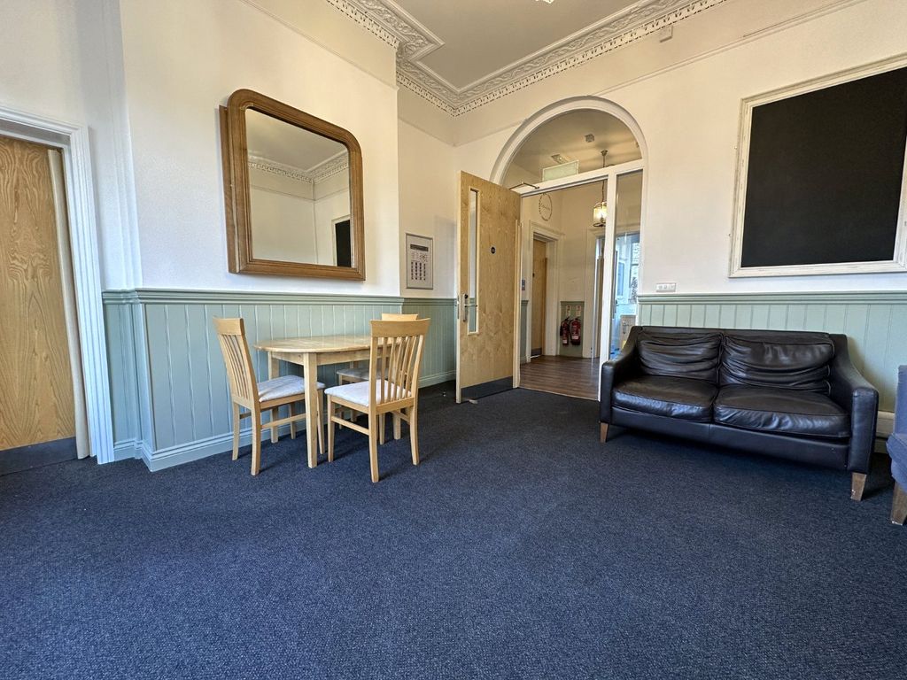 Property photo 2 of 35 Picture No. 39