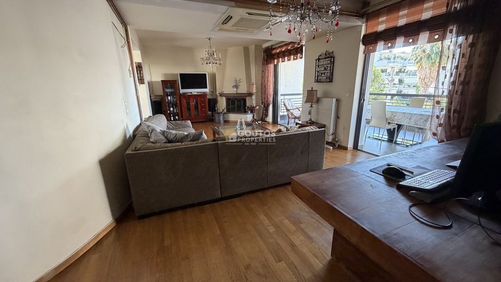 Property photo 3 of 28