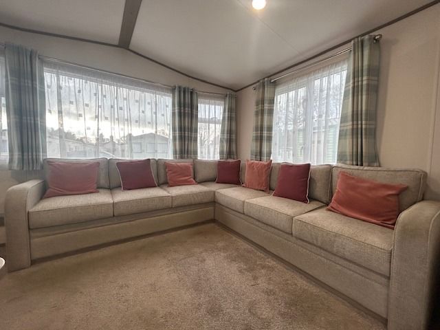 Property photo 3 of 10 Img 1961