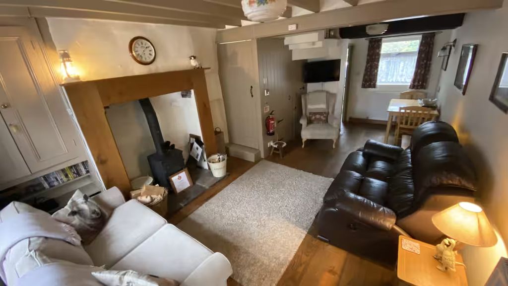 Property photo 2 of 6