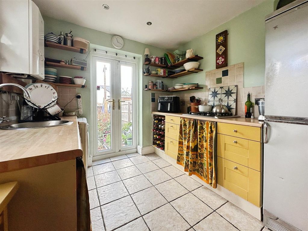 Property photo 3 of 17 Kitchen.Jpg