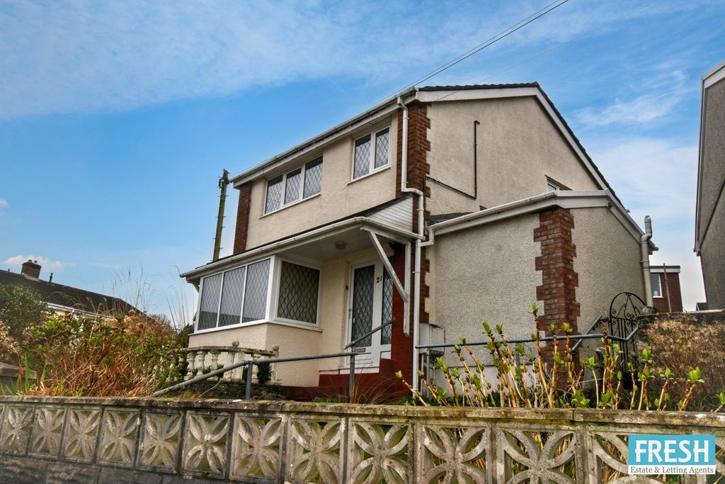 Property photo 1 of 28