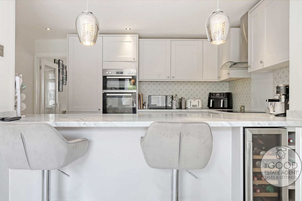 Property photo 3 of 21