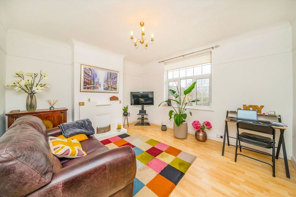 Property photo 2 of 7