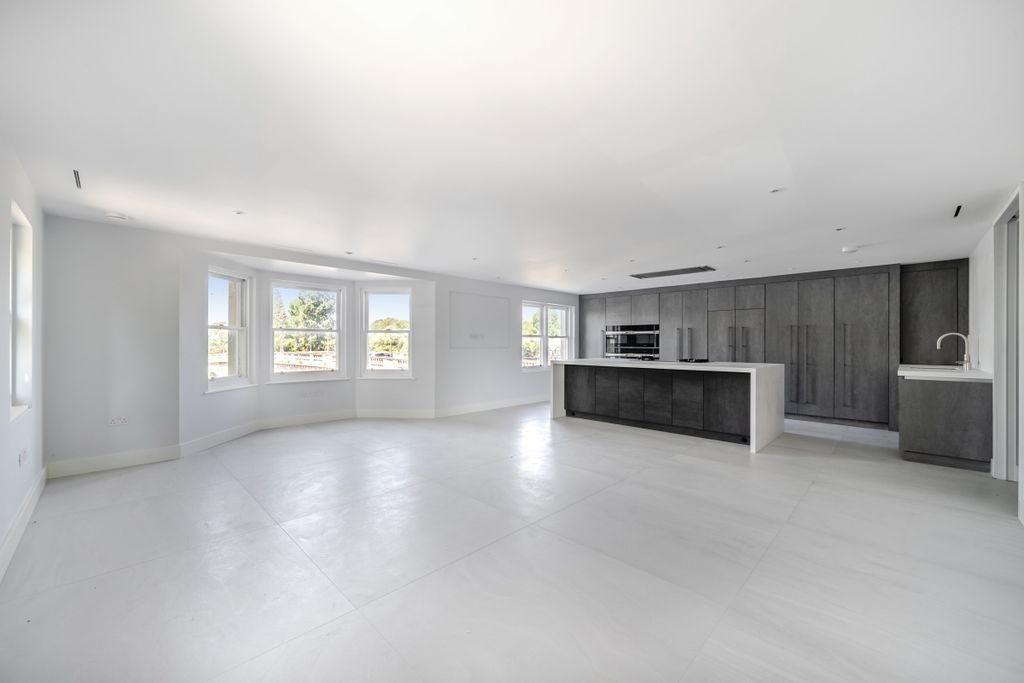 Property photo 2 of 22 1487796-1-6A4E732...