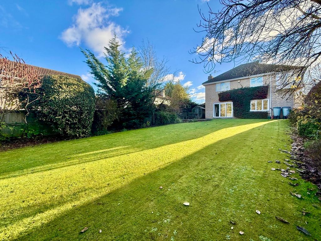 Property photo 2 of 19 Garden