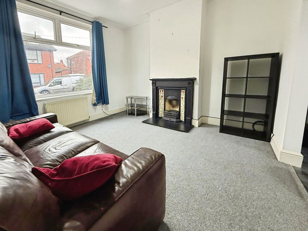 Property photo 2 of 18 Picture No. 21