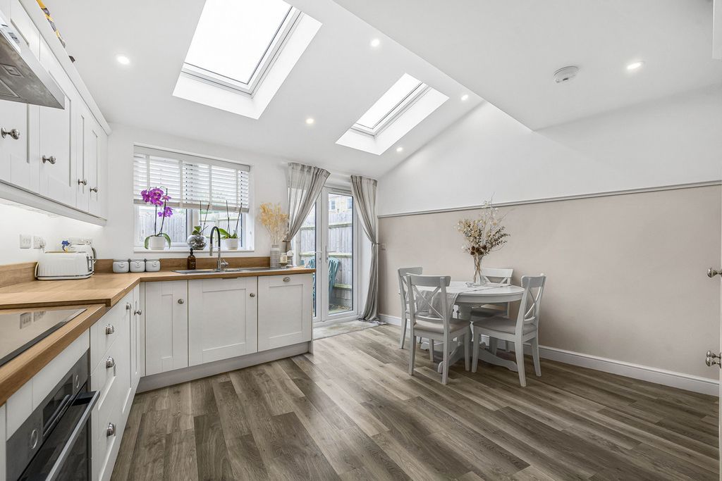 Property photo 3 of 24