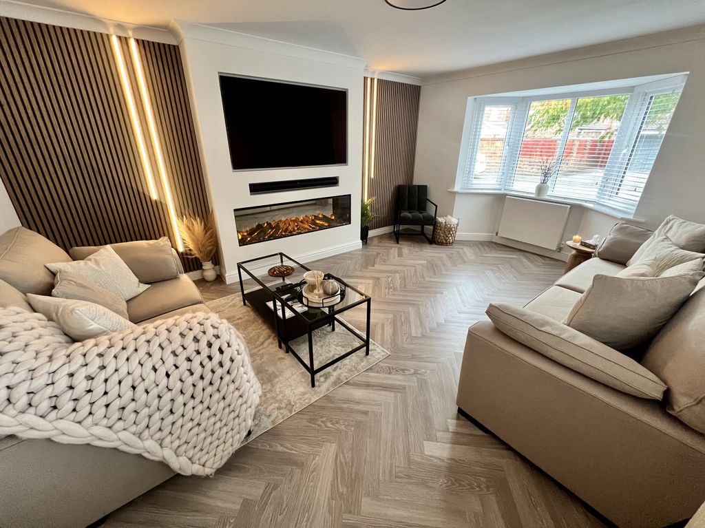 Property photo 2 of 38