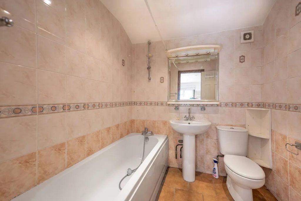 Property photo 3 of 5 Image