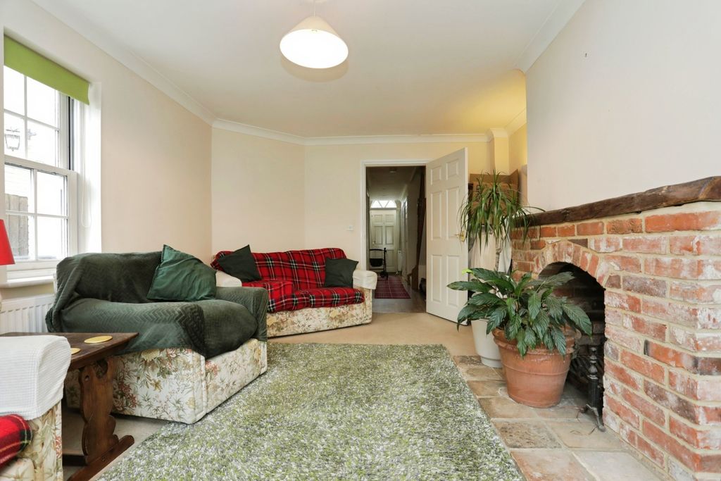 Property photo 3 of 17 Photo