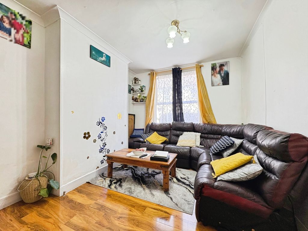 Property photo 2 of 9 Pbox-Img.Jpg