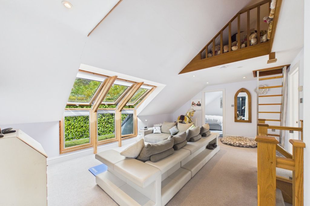 Additional image 17 of 6 bed detached house for saleHighway, Crowthorne, Berkshire RG45