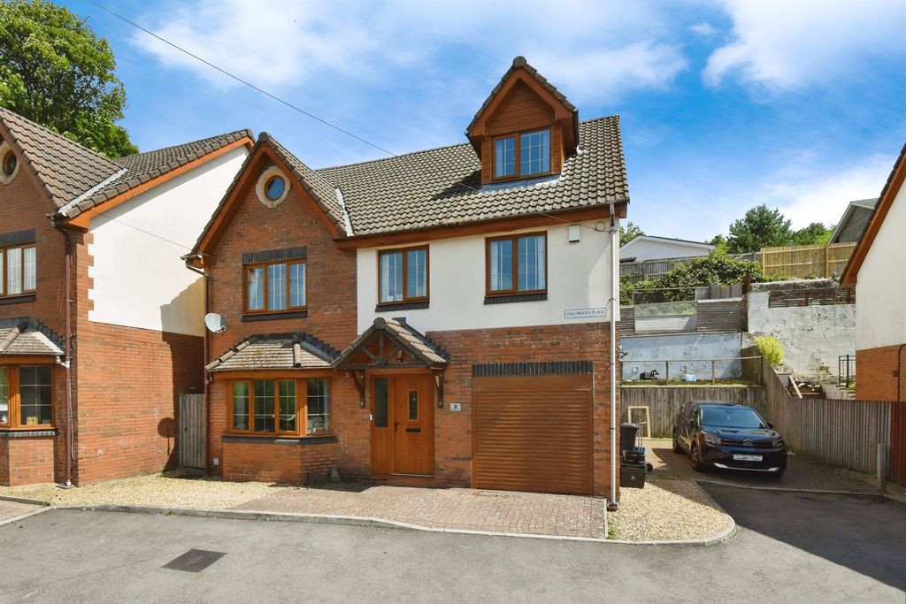 Property photo 1 of 24