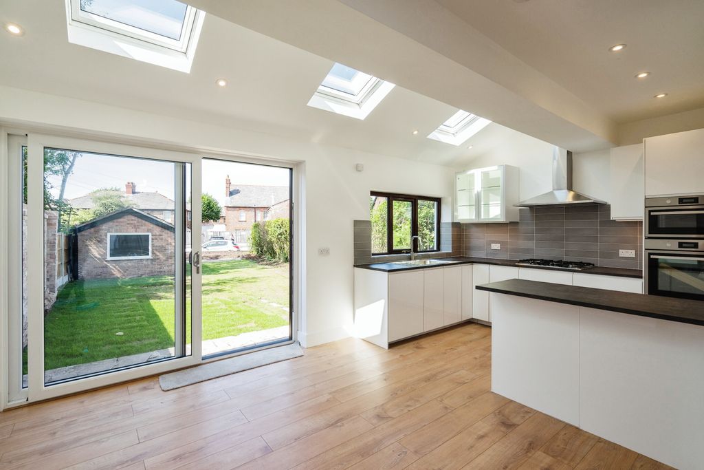 Property photo 2 of 16 Open Plan