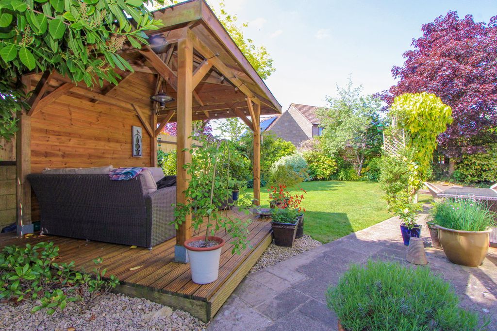 Property photo 3 of 35