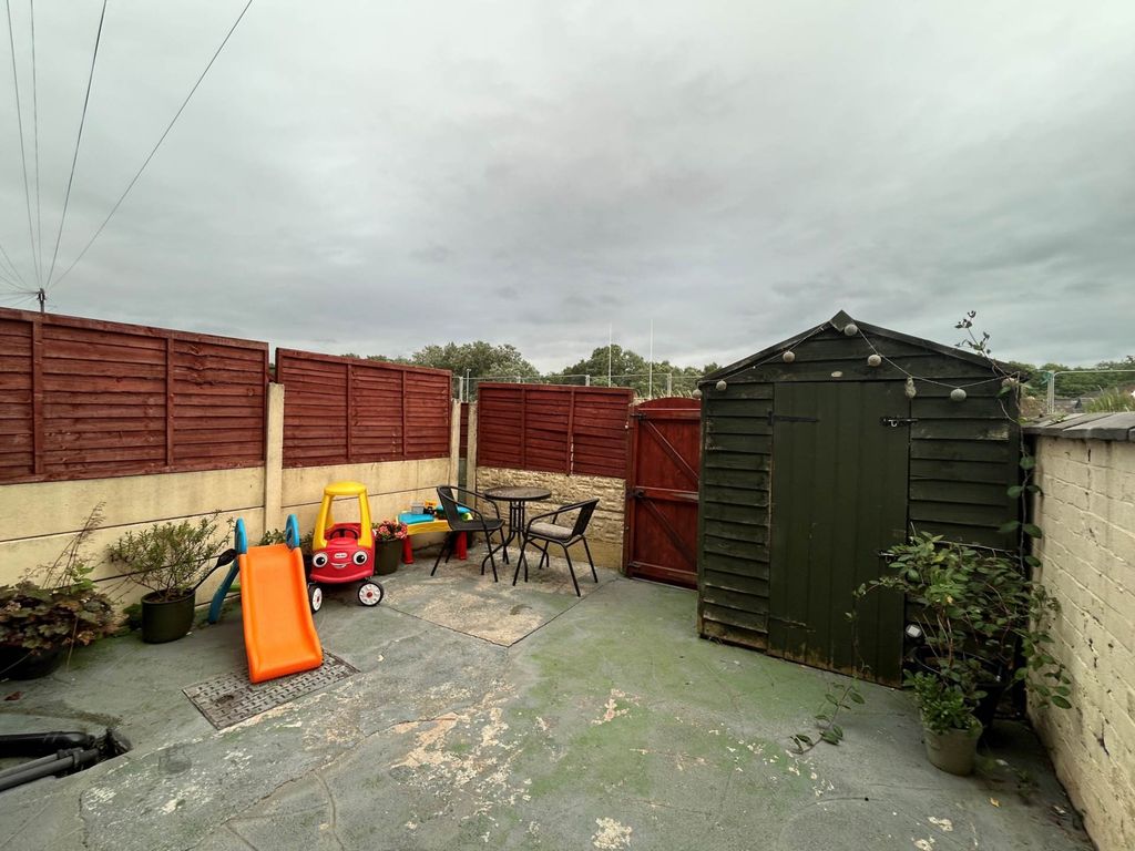 Property photo 2 of 21