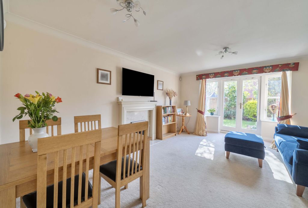 Property photo 2 of 9 1448499-8-69E891B...