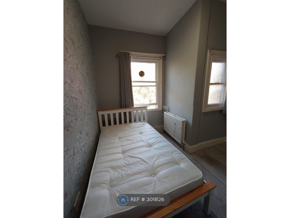 Property photo 1 of 2