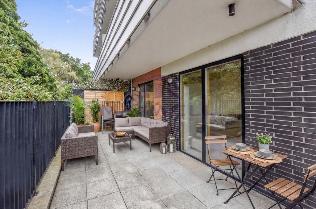 Property photo 2 of 9 1 Bed For Sale In Harrow, Ha2