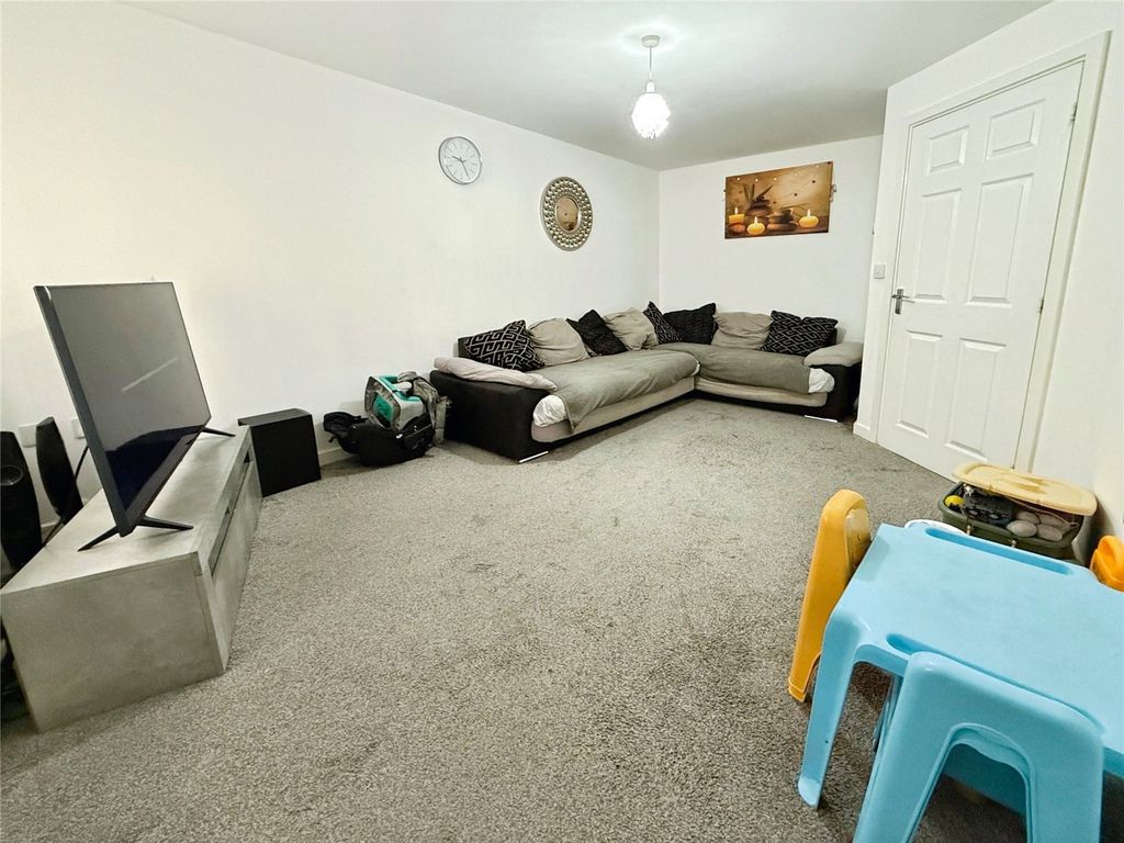 Property photo 2 of 15 Lounge