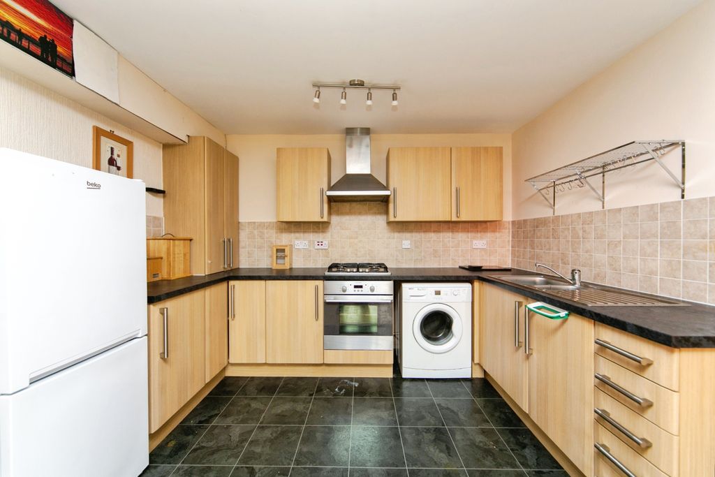 Property photo 3 of 15