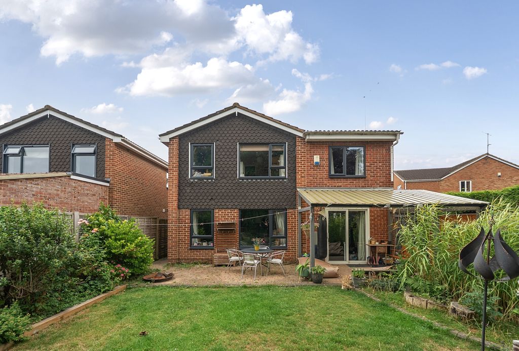Property photo 1 of 17 1323606-6-6882003...