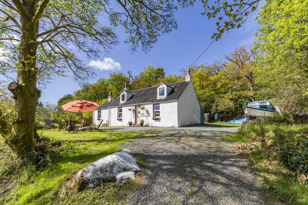 Property photo 2 of 17
