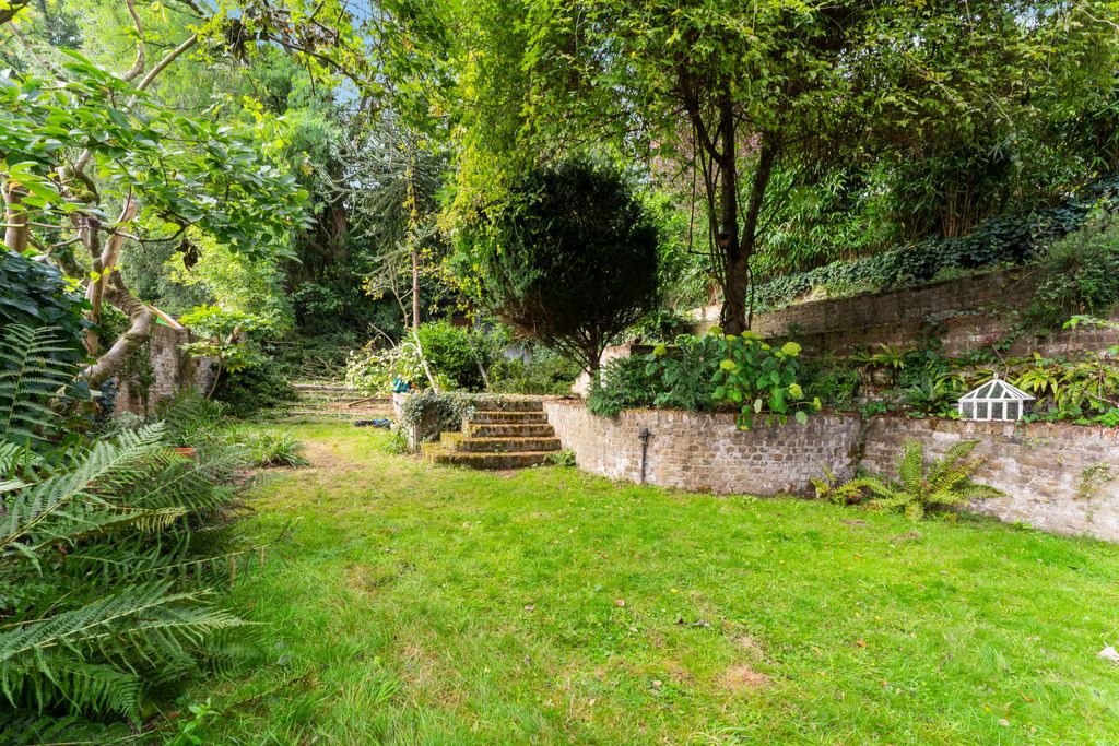 Property photo 3 of 7 Photo