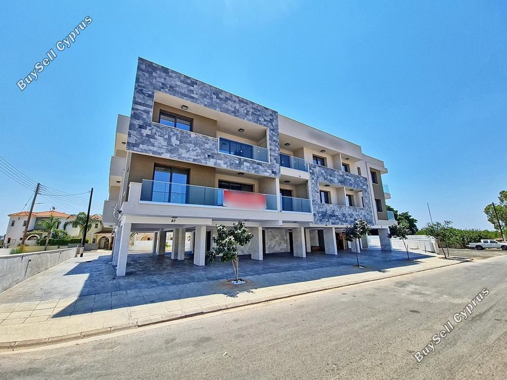 Property photo 2 of 28