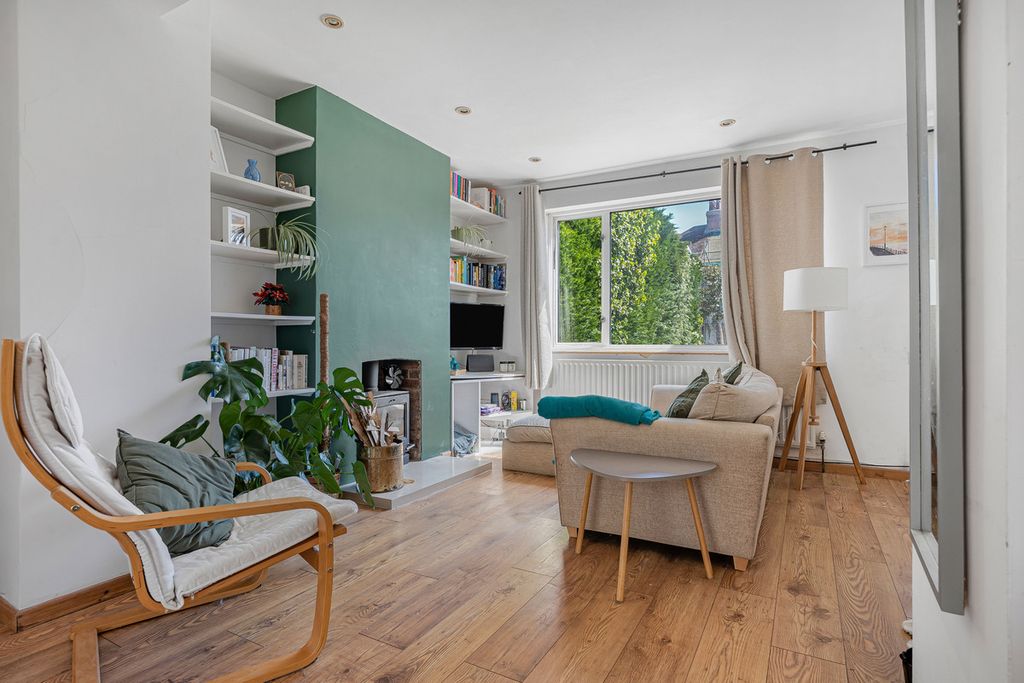 Property photo 3 of 20