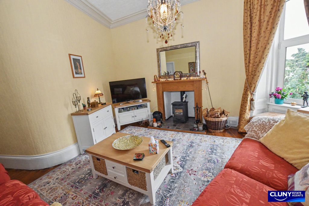 Property photo 3 of 18