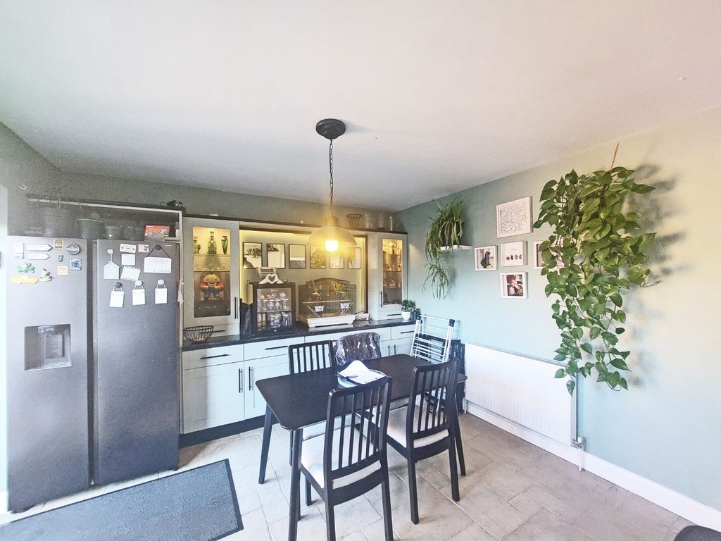 Property photo 2 of 12 4797204