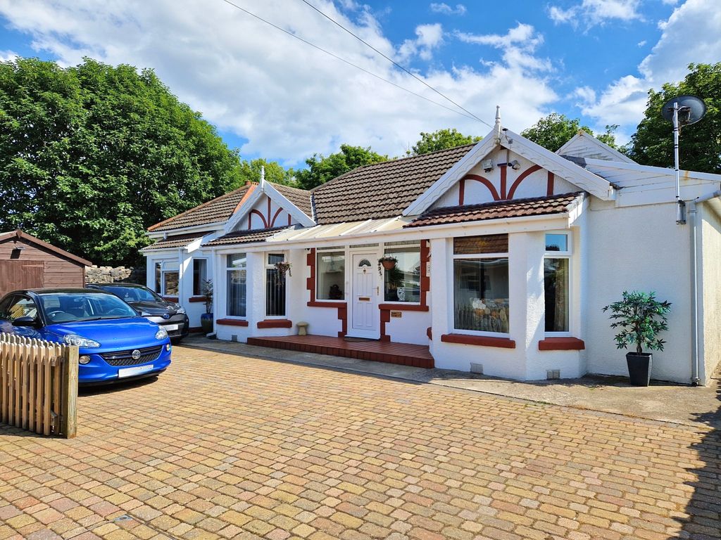 Property photo 2 of 31