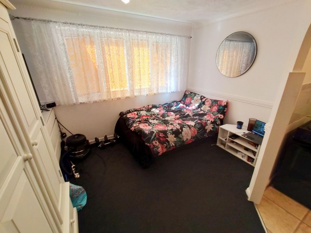 Property photo 2 of 9 Image