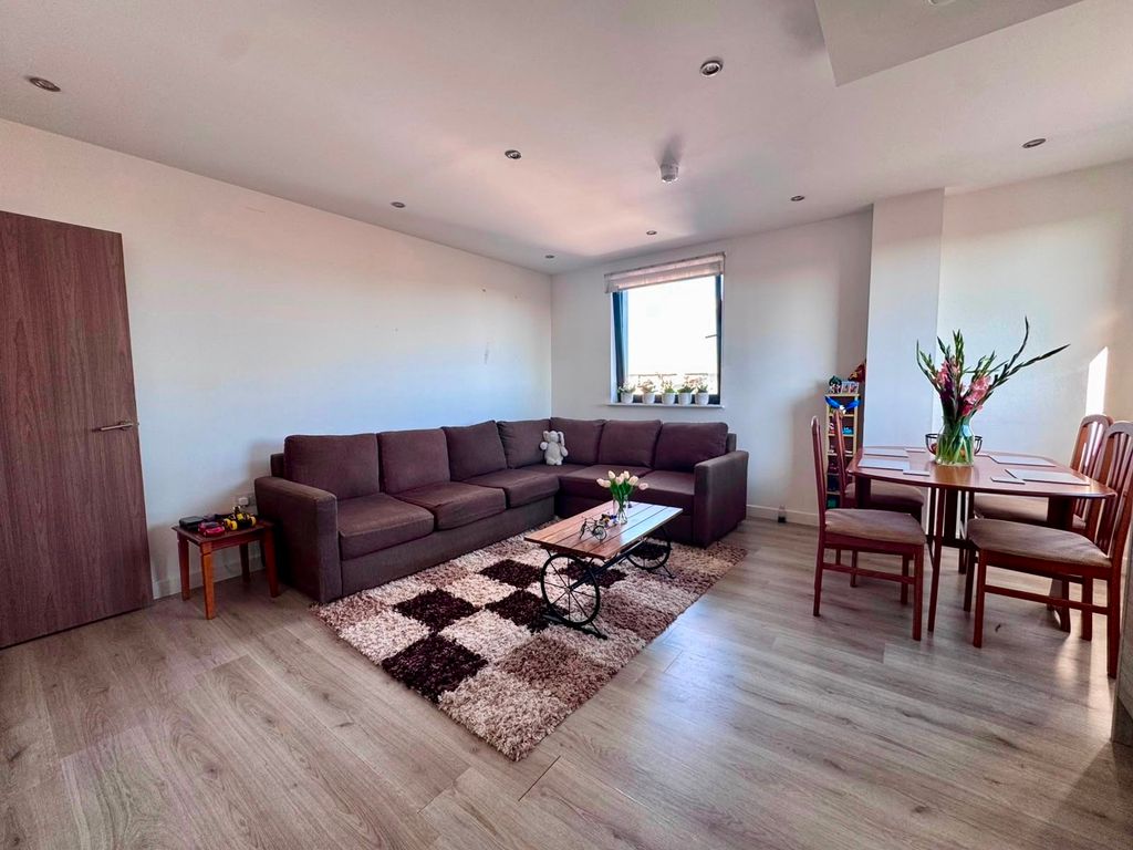 Property photo 2 of 14