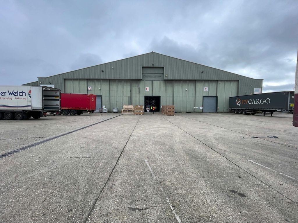 Property photo 1 of 25 Building 302