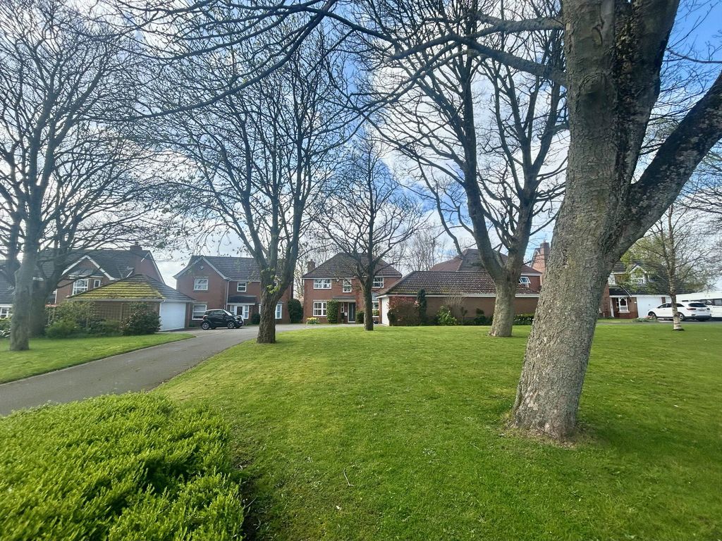 Property photo 2 of 28