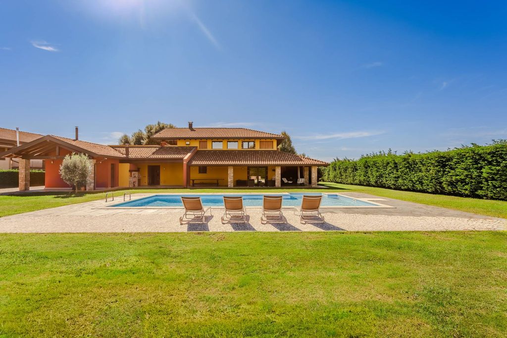 Property photo 1 of 25