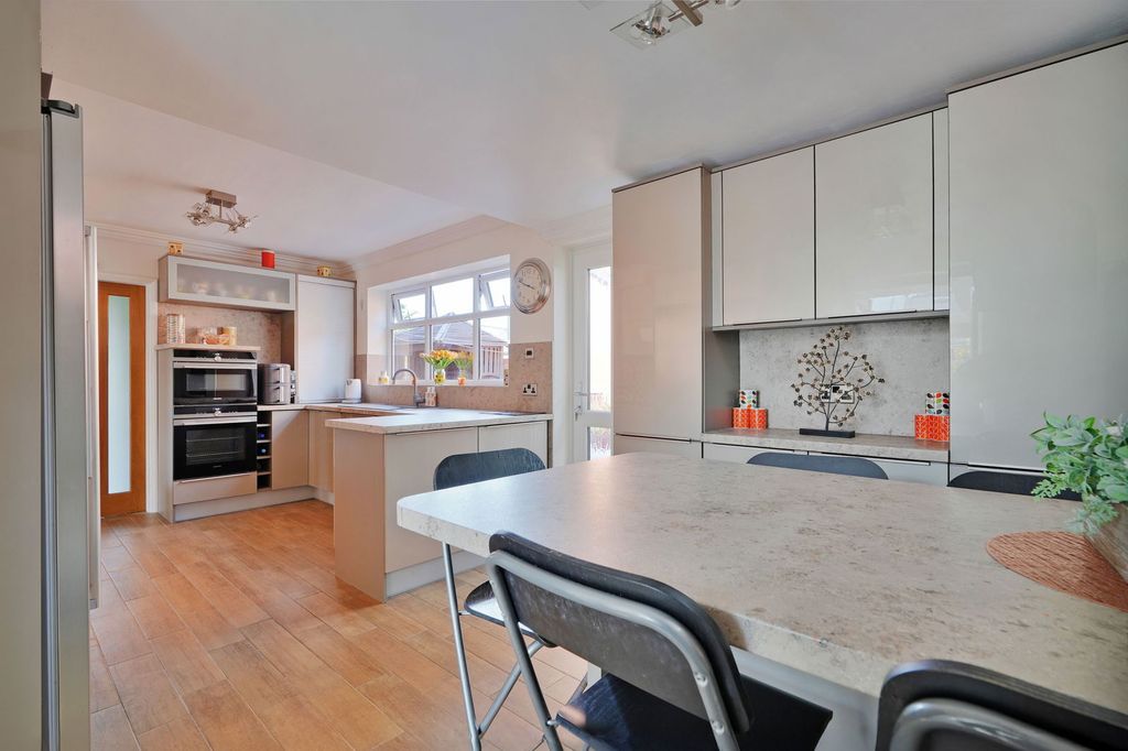 Property photo 2 of 38