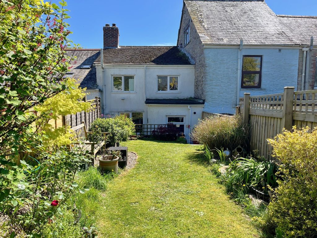 Property photo 2 of 27