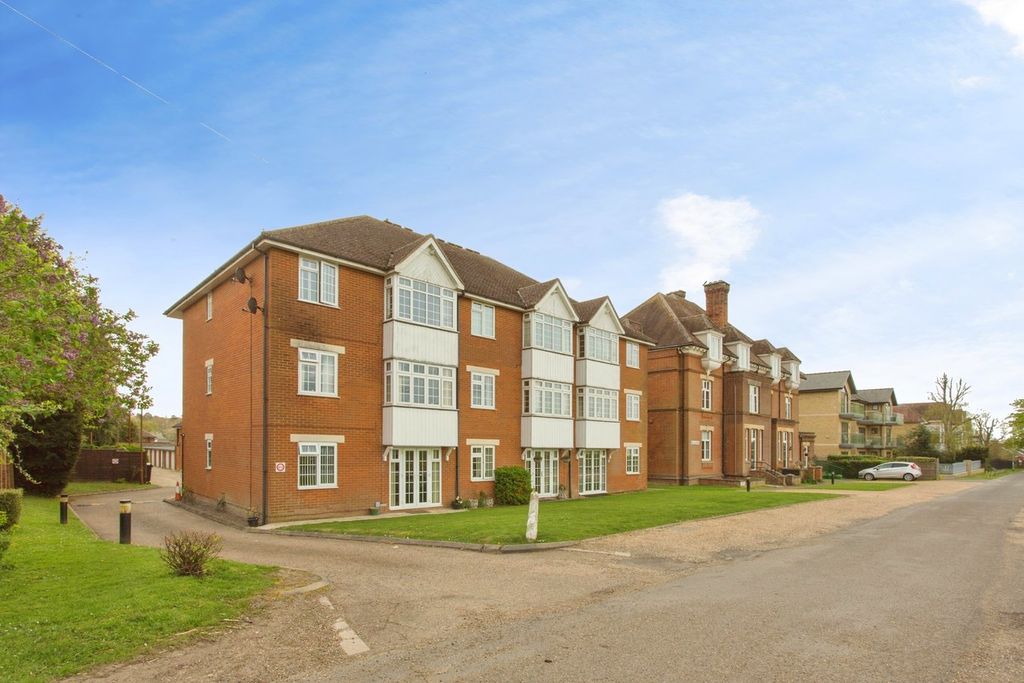 Property photo 1 of 20