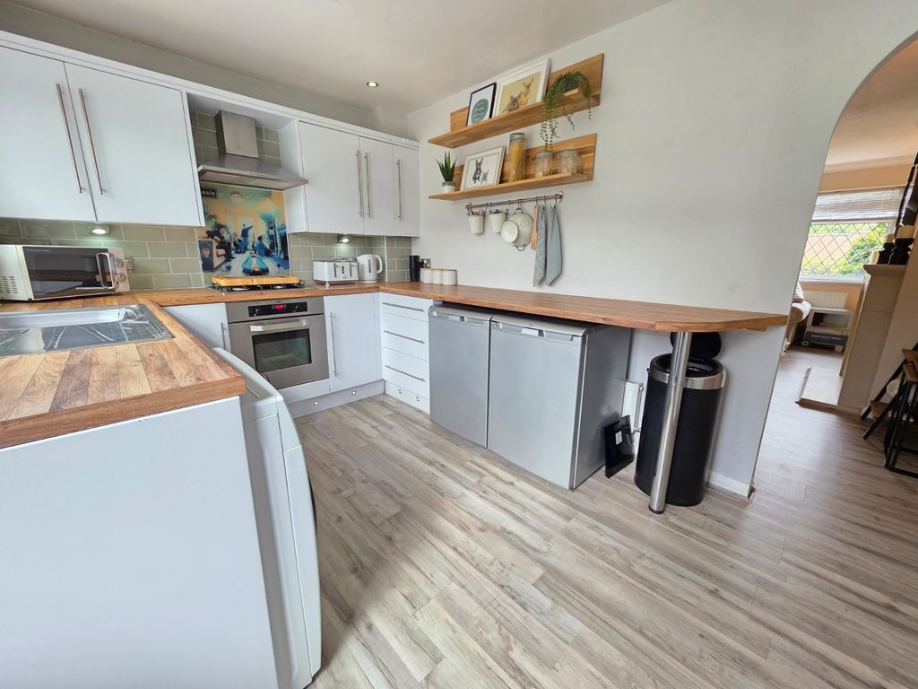 Property photo 3 of 10 Kitchen/Diner