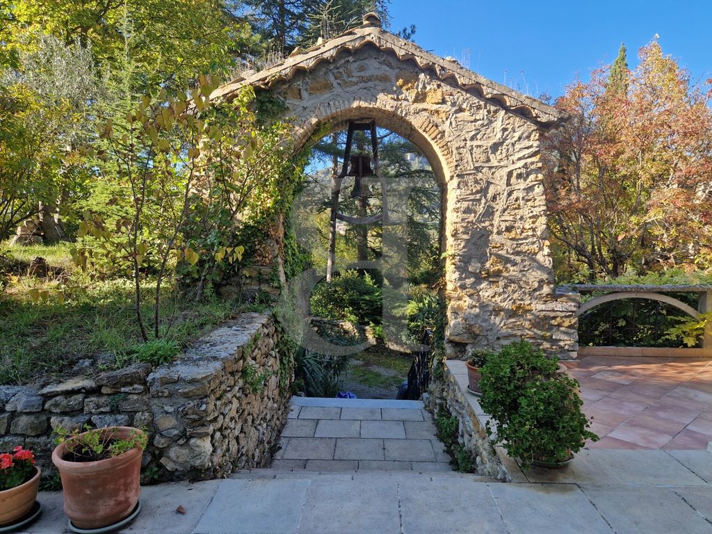 Property photo 1 of 30