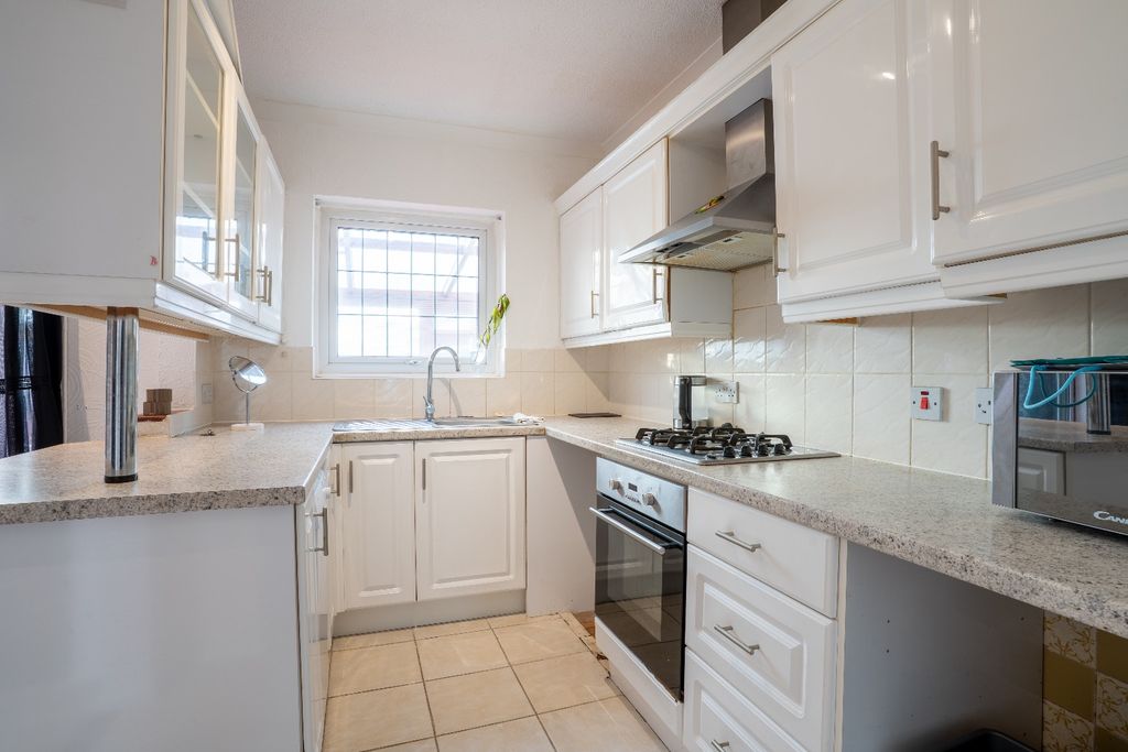 Property photo 3 of 19 4714623