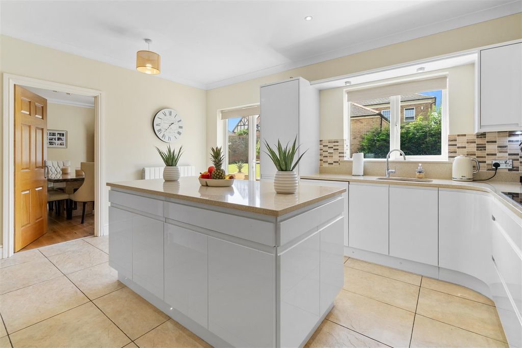 Additional image 17 of 5 bed detached house for saleSnowdrop Road, Hartlepool TS26