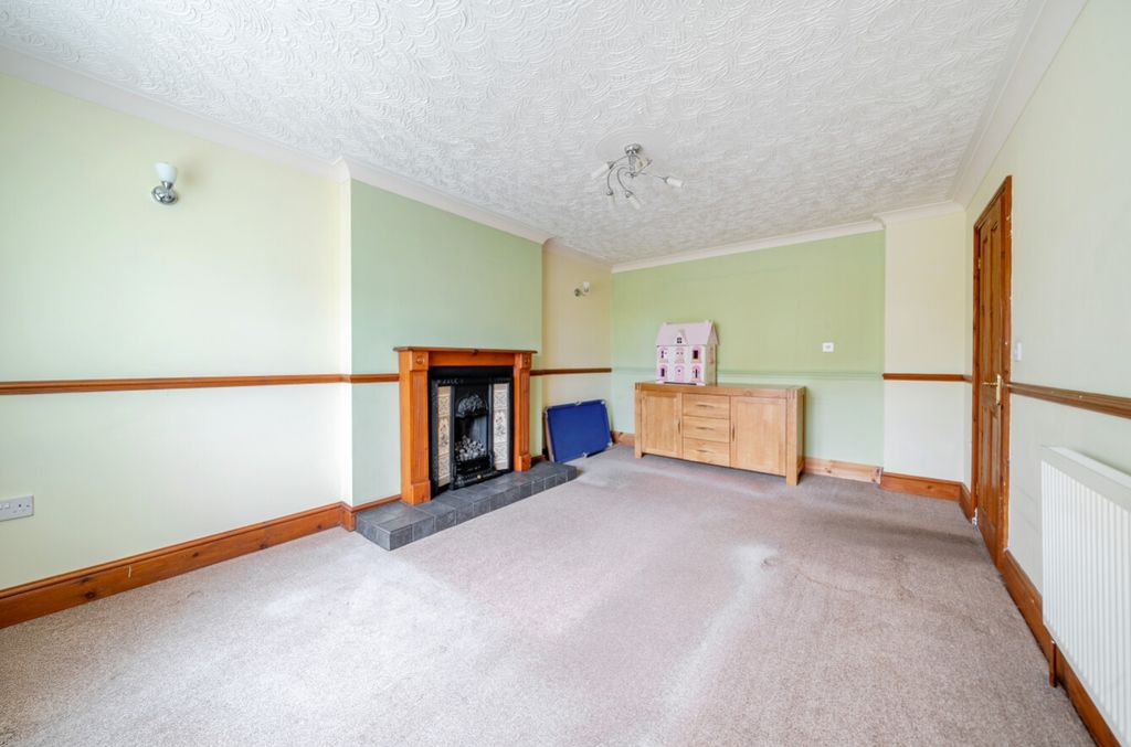 Property photo 3 of 29 1437879-18-69Cae1108225F