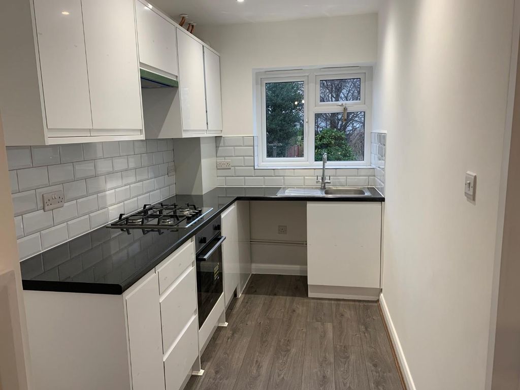 Property photo 2 of 8 Kitchen.Jpg