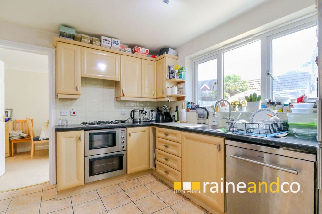 Property photo 3 of 35