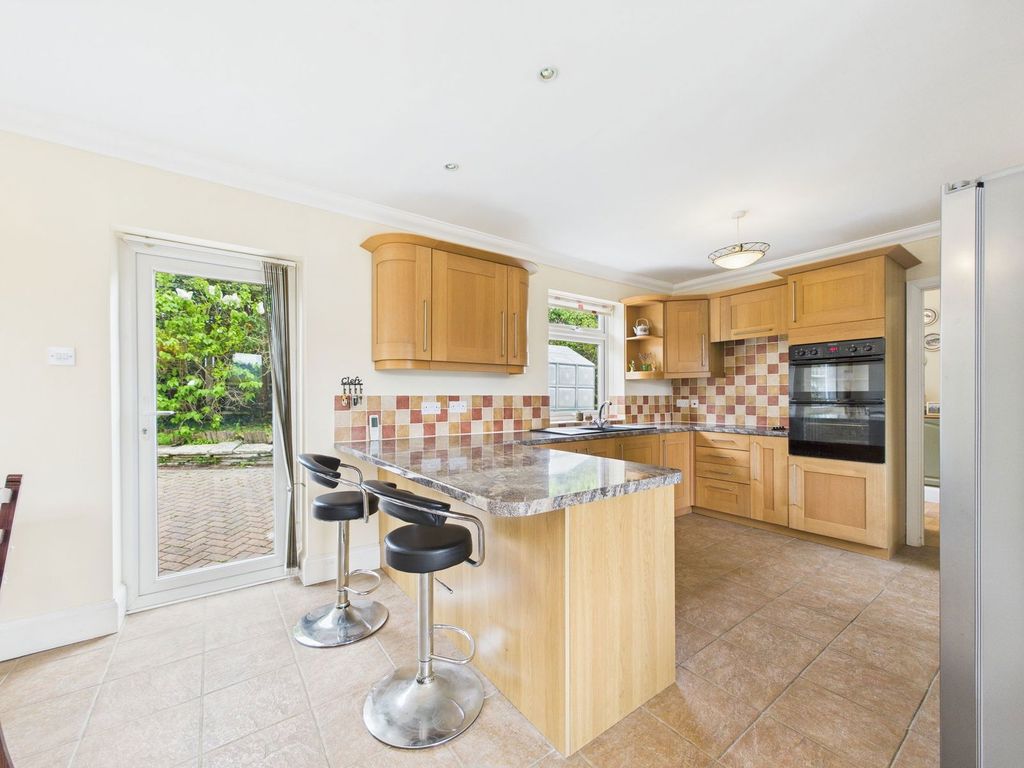 Property photo 2 of 29